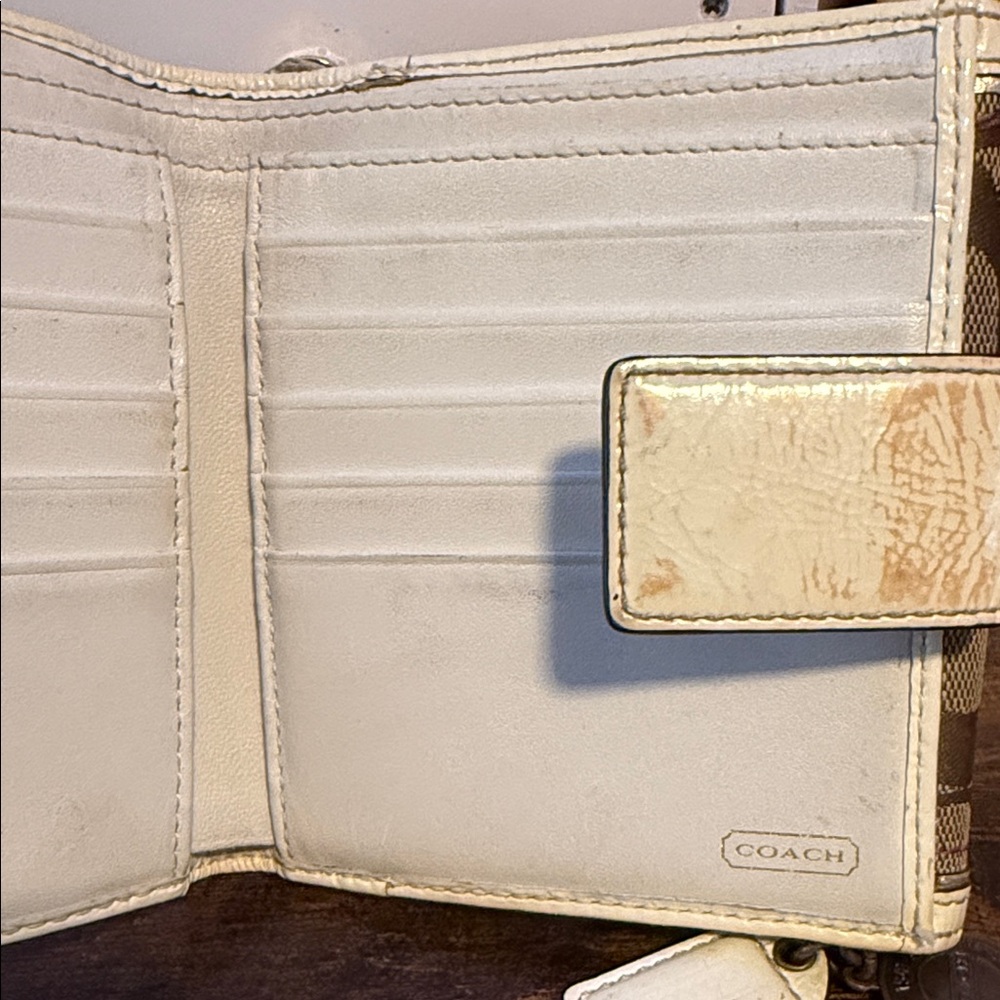 Coach Brown and Cream Wallet - Picture 5 of 8